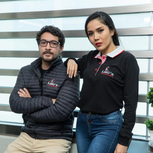 Cómo el uniforme influye en la imagen profesional de tu negocio